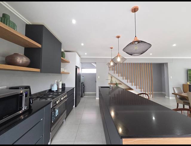 3 BEDROOM HOUSE FOR SALE IN PALM LAKES ESTATE